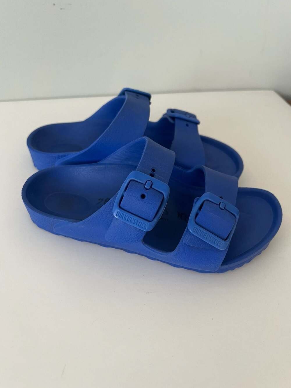 Birkenstock blue kids slides size 28  (10-10.5)